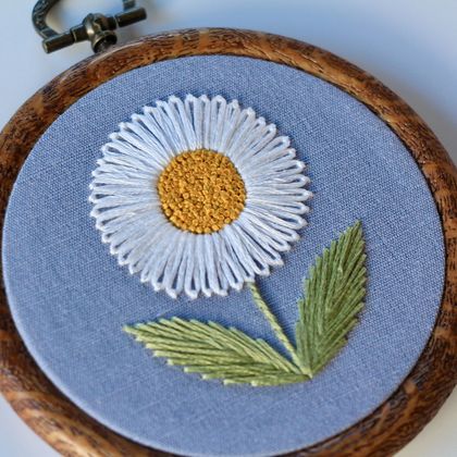 Daisy embroidery 